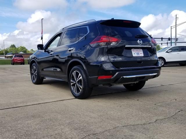 Photo of 2019 Magnetic Black Nissan Rogue