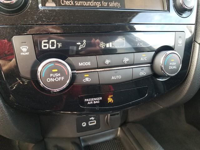 Photo of 2019 Magnetic Black Nissan Rogue