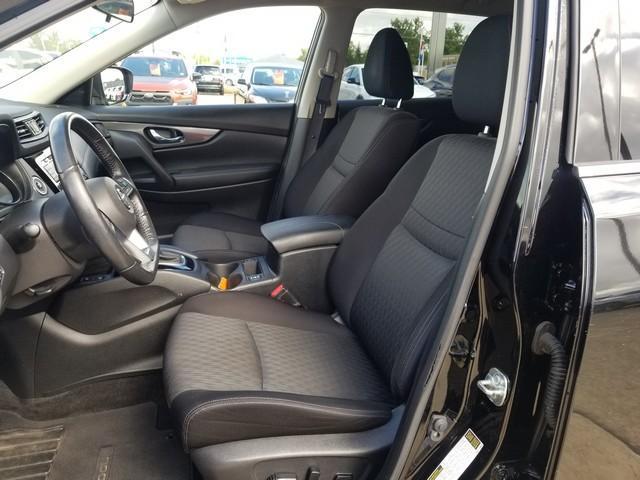 Photo of 2019 Magnetic Black Nissan Rogue