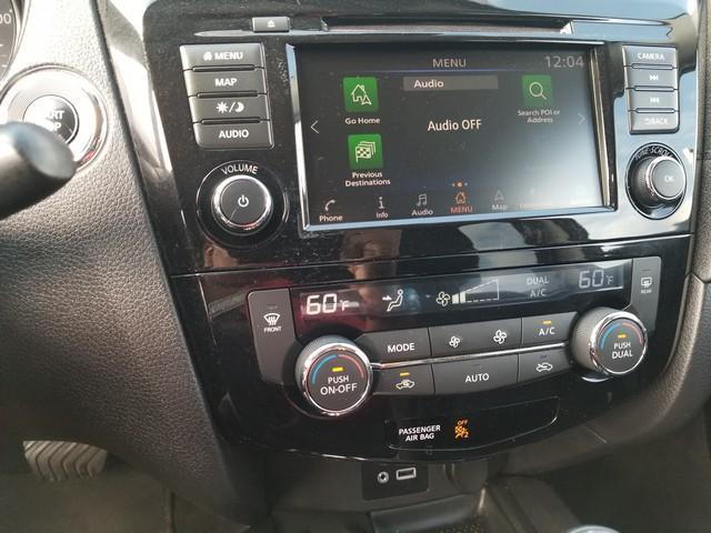 Photo of 2019 Magnetic Black Nissan Rogue