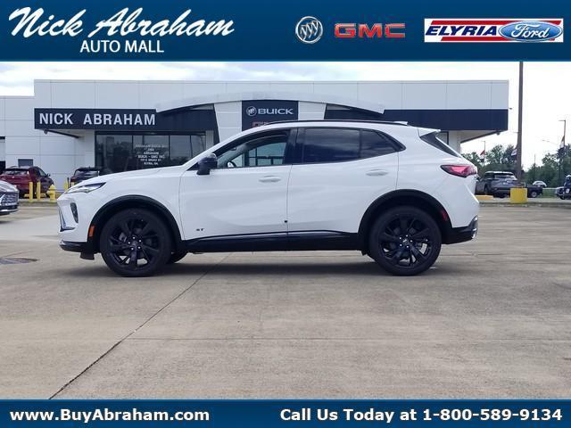 Photo of 2025 Summit White Buick Envision
