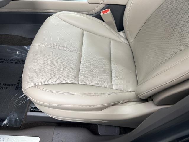 Photo of 2023 Gray Lincoln Corsair