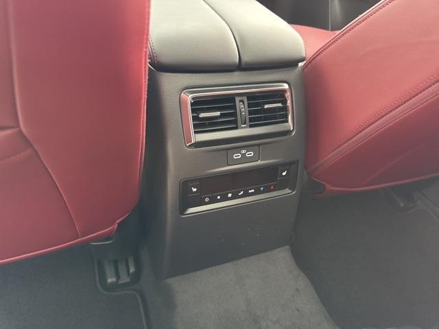 Photo of 2025 White Mazda CX-70