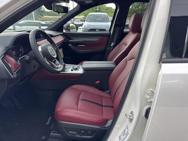 Photo of 2025 White Mazda CX-70