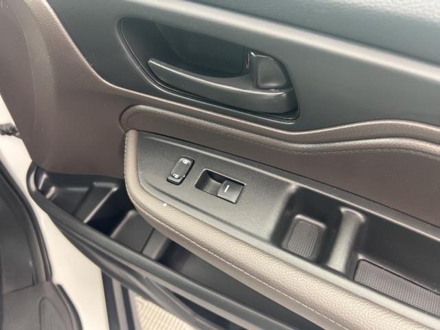 Photo of 2020 White Honda Odyssey