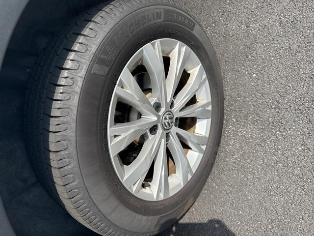 Photo of 2018 Pure White Volkswagen Tiguan