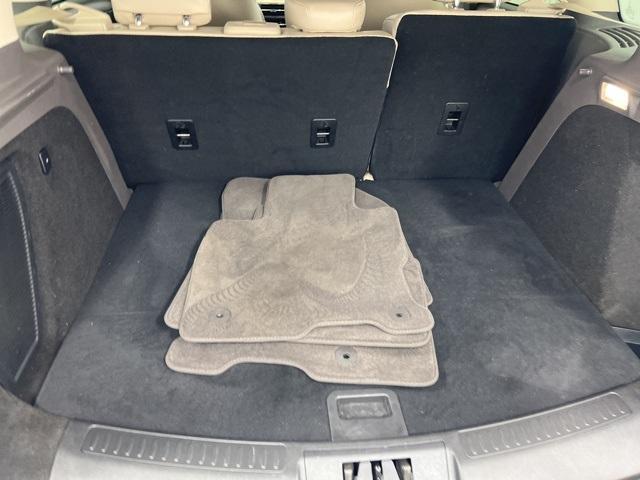 Photo of 2022 White Lincoln Corsair