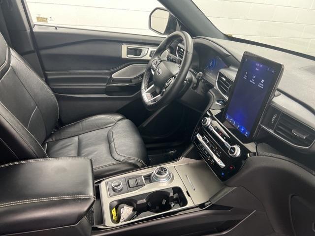 Photo of 2022 Gray Ford Explorer