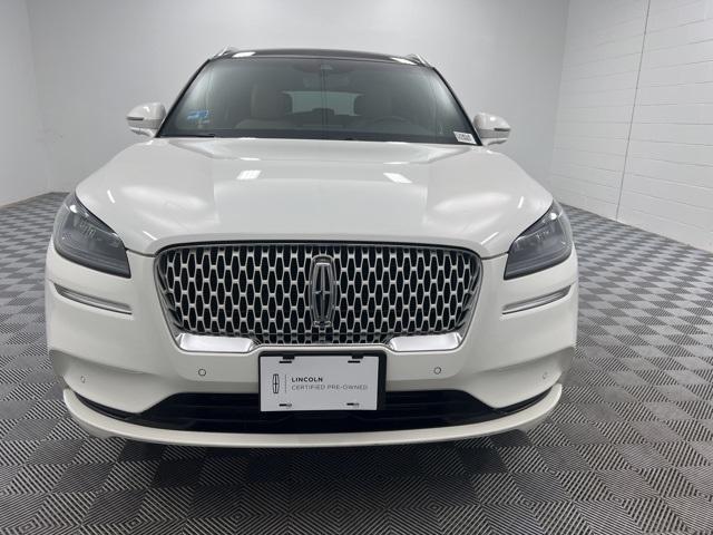 Photo of 2022 White Lincoln Corsair