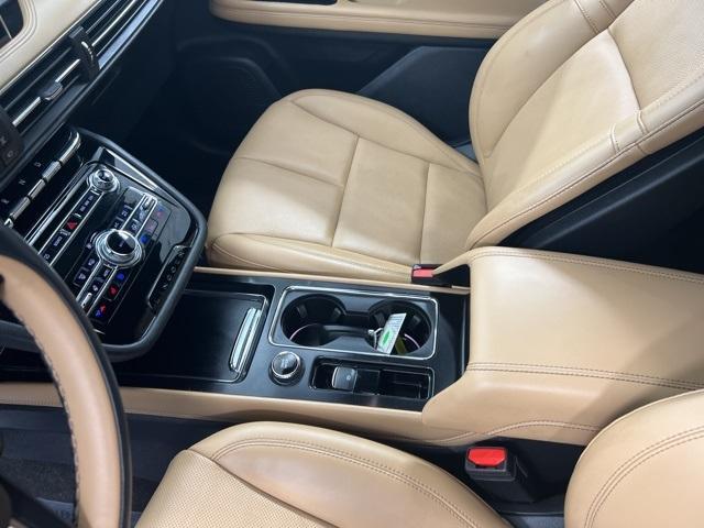 Photo of 2022 White Lincoln Corsair