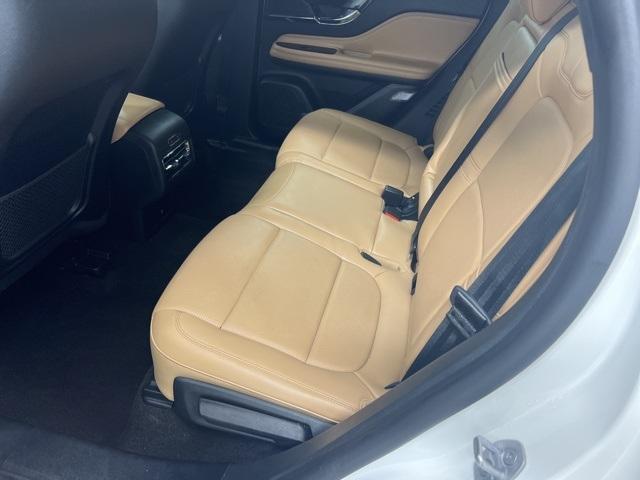 Photo of 2022 White Lincoln Corsair