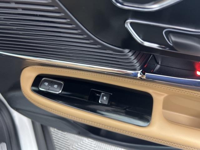 Photo of 2022 White Lincoln Corsair