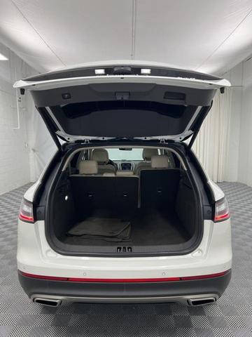 Photo of 2020 White Lincoln Nautilus