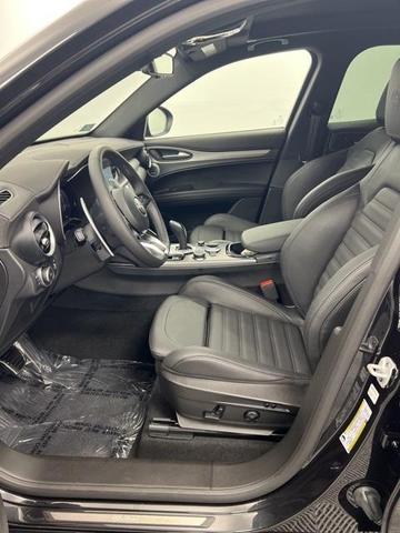 Photo of 2025 Black Alfa Romeo Stelvio