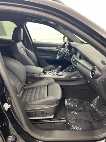 Photo of 2025 Black Alfa Romeo Stelvio