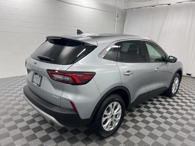 Photo of 2024 Silver Ford Escape