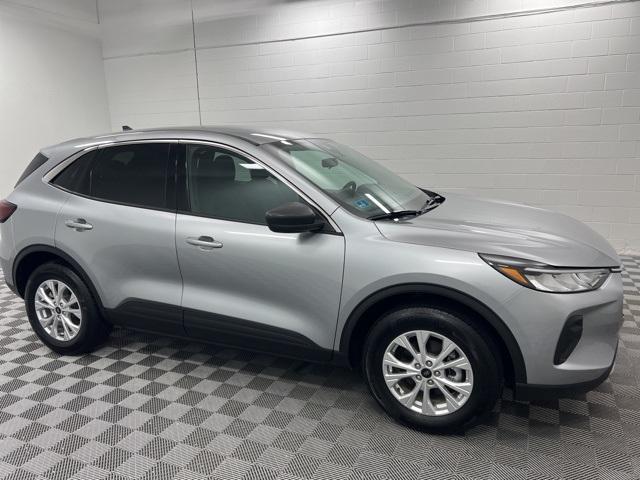 Photo of 2024 Silver Ford Escape