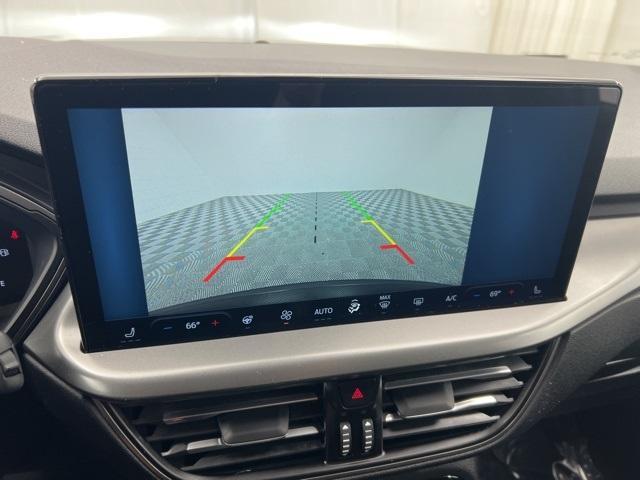Photo of 2024 Silver Ford Escape