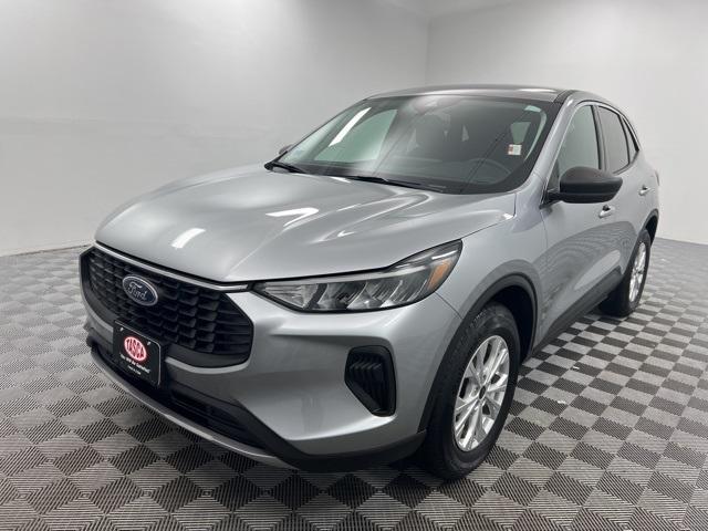 Photo of 2024 Silver Ford Escape