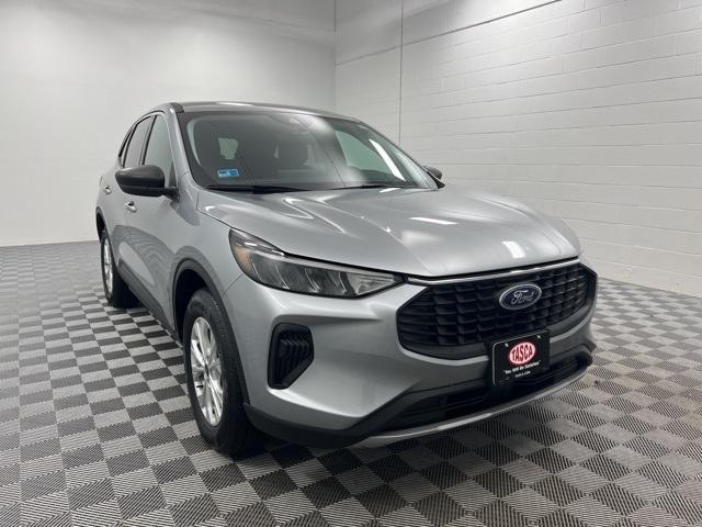 Photo of 2024 Silver Ford Escape