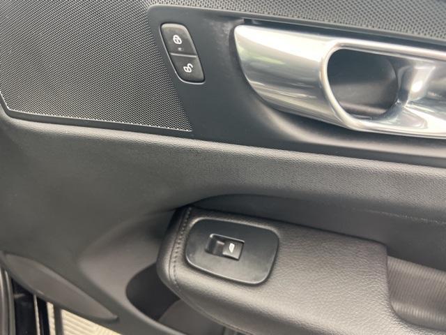 Photo of 2022 Black Volvo XC60