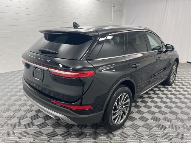 Photo of 2022 Black Lincoln Corsair