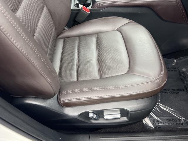 Photo of 2022 Snowflake White Pearl Mazda CX-5