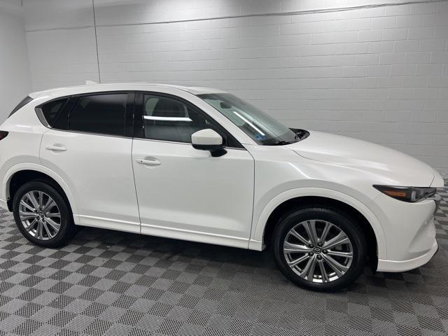 Photo of 2022 Snowflake White Pearl Mazda CX-5