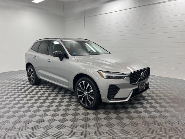 Photo of 2023 Gray Volvo XC60