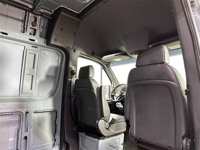Photo of 2022 Gray Mercedes-Benz Sprinter 2500