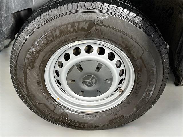 Photo of 2022 Gray Mercedes-Benz Sprinter 2500