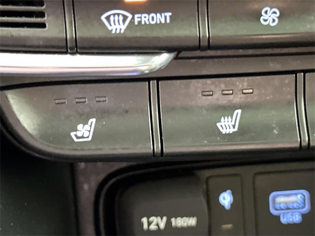 Photo of 2020 Quartz White Hyundai SANTA FE