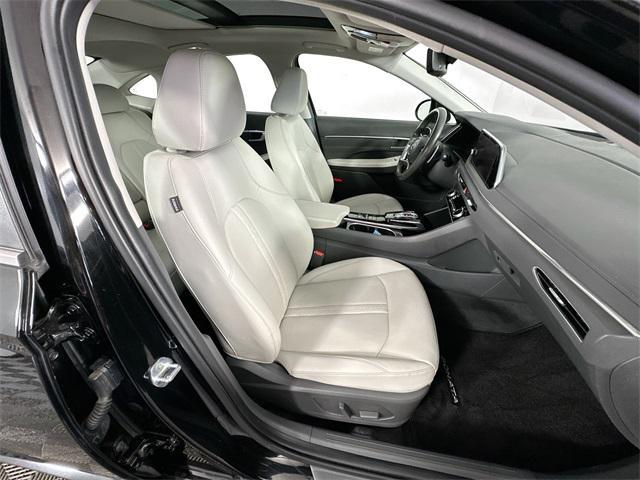 Photo of 2022 Phantom Black Hyundai SONATA