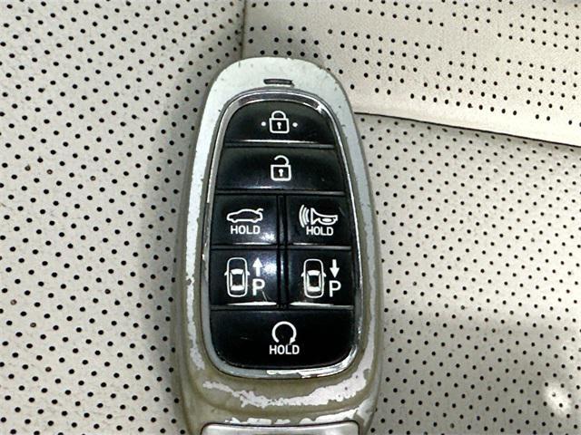 Photo of 2022 Phantom Black Hyundai SONATA
