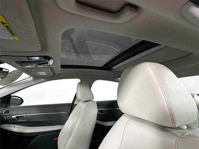 Photo of 2022 Phantom Black Hyundai SONATA