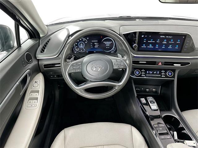 Photo of 2022 Phantom Black Hyundai SONATA