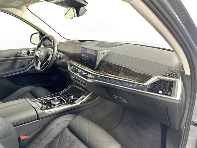 Photo of 2025 Gray BMW X7