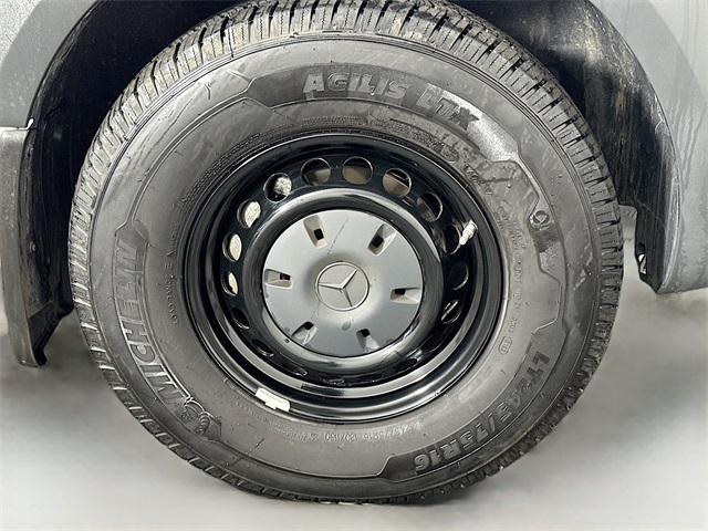 Photo of 2024 Arctic White Mercedes-Benz Sprinter 2500