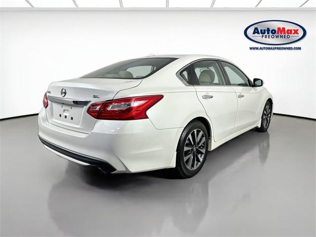Photo of 2016 Pearl White Nissan Altima