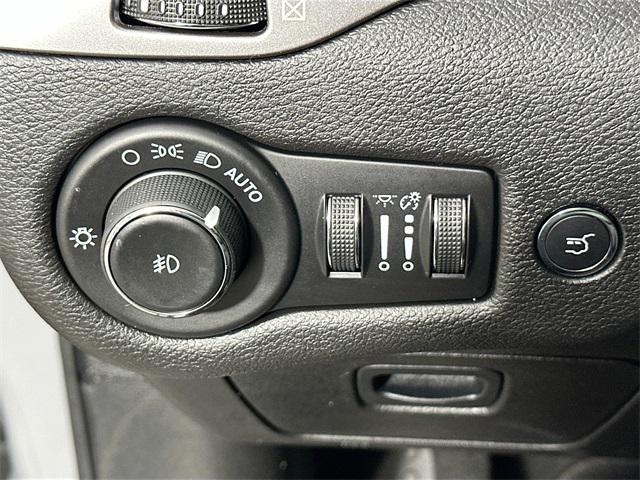 Photo of 2021 Sting-Gray Clearcoat Jeep Cherokee