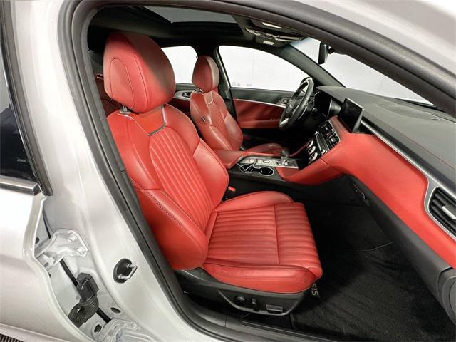 Photo of 2023 Uyuni White Genesis G70