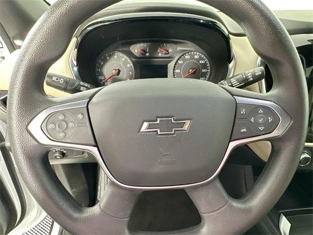 Photo of 2022 Summit White Chevrolet Traverse