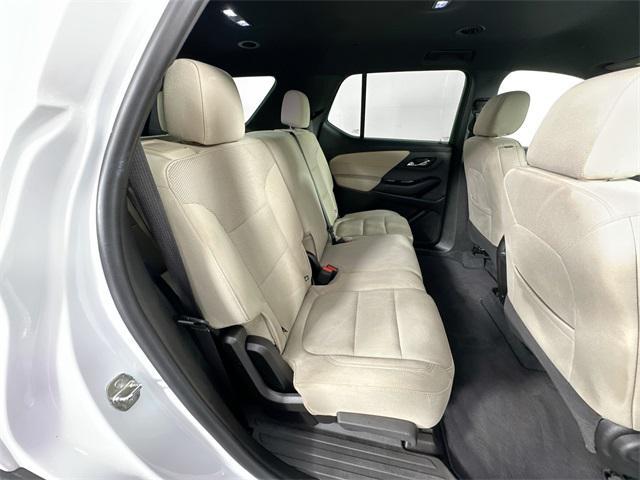 Photo of 2022 Summit White Chevrolet Traverse