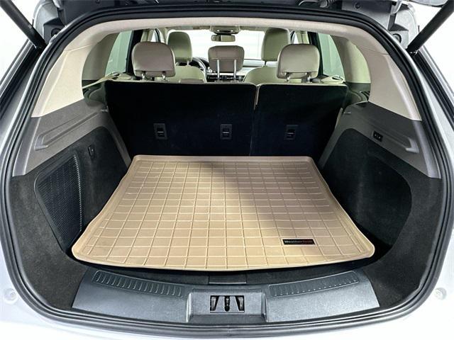 Photo of 2022 Pristine White Metallic Tri-Coat Lincoln Corsair