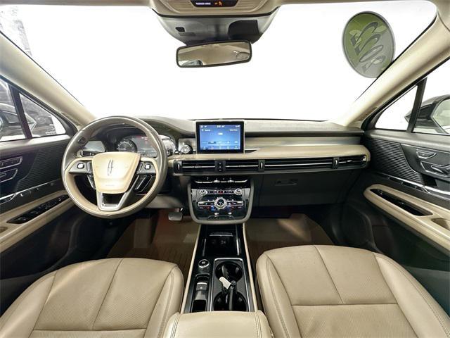 Photo of 2022 Pristine White Metallic Tri-Coat Lincoln Corsair