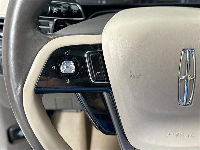 Photo of 2022 Pristine White Metallic Tri-Coat Lincoln Corsair
