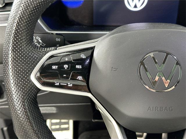 Photo of 2022 Deep Black Pearl Volkswagen Tiguan