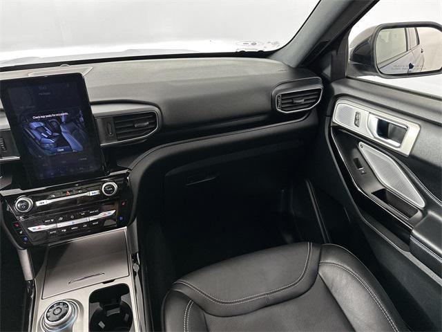 Photo of 2022 Atlas Blue Metallic Ford Explorer