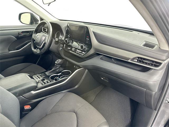 Photo of 2023 Magnetic Gray Metallic Toyota Highlander