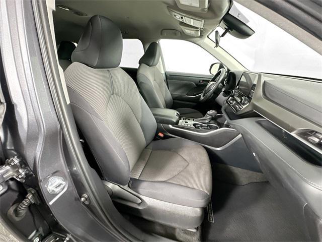 Photo of 2023 Magnetic Gray Metallic Toyota Highlander